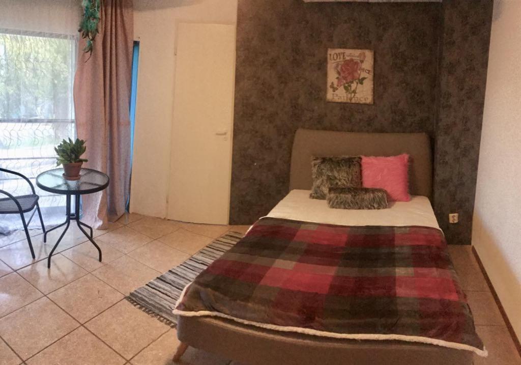 Harbour Hub Hostel Талин Екстериор снимка